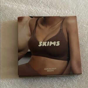 SKIMS Seamless Sculpt Bralette in onyx S